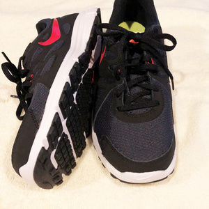 Shoes Nike boys new size 7M Revolution 2 man made